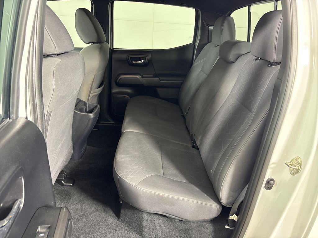 2018 Super White Toyota Tacoma TRD Off-Road 4X4 Truck