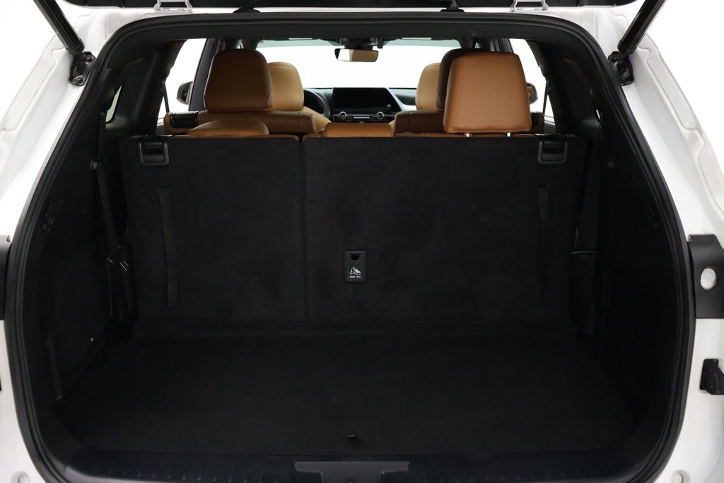 Thumbnail: 2023 Toyota Highlander - 22