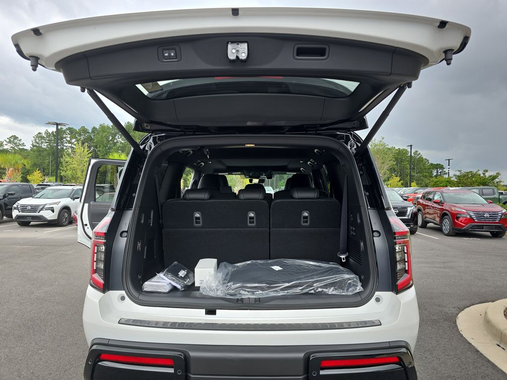 2025 Aspen White Tricoat/Super Black Nissan Armada PRO-4X 4X4 SUV