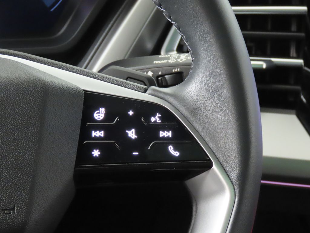 Thumbnail: 2023 Audi Q4 e-tron - 17