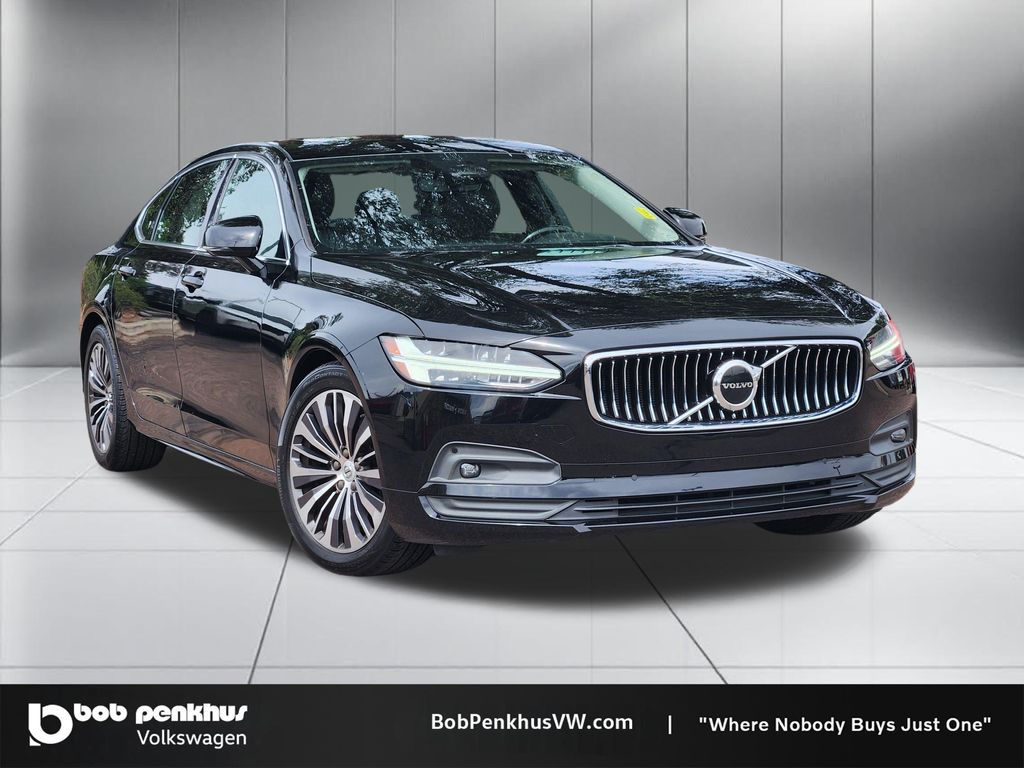 2022 Volvo S90 B6 Momentum