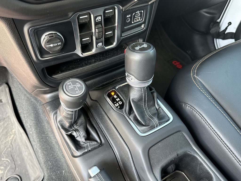 2024 Jeep Wrangler Sahara 4xe White at River Oaks CDJR
