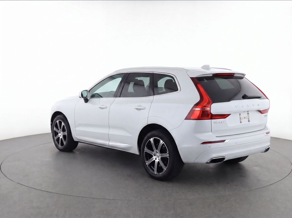 Thumbnail: 2021 Volvo XC60 - 3