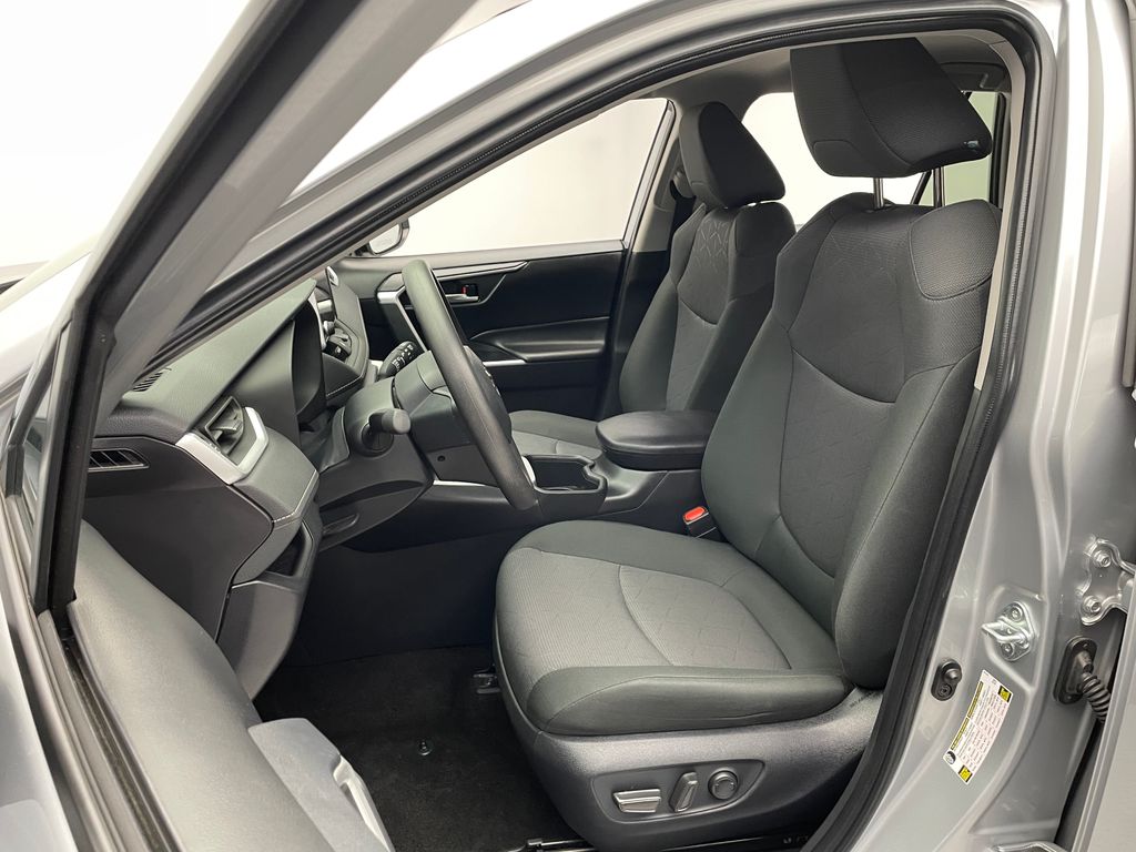 2024 Toyota RAV4 XLE 13
