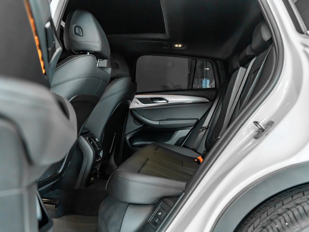 Used 2021 White BMW xDrive30i image 24