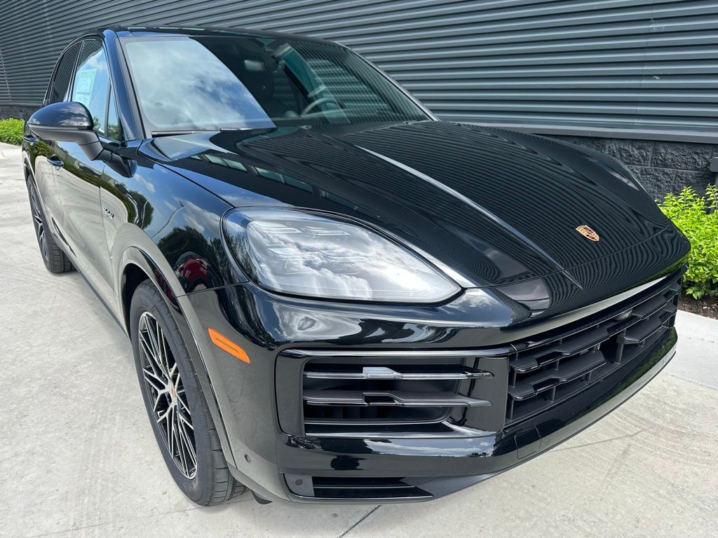Thumbnail: 2025 Porsche Cayenne - 10