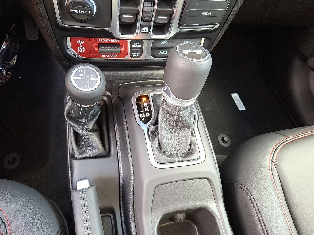 2026 Jeep Wrangler — photo 9