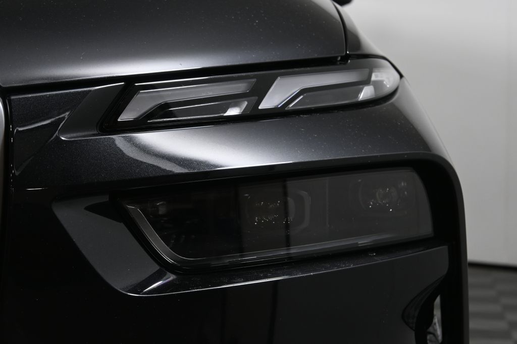 Thumbnail: 2024 BMW X7 - 11