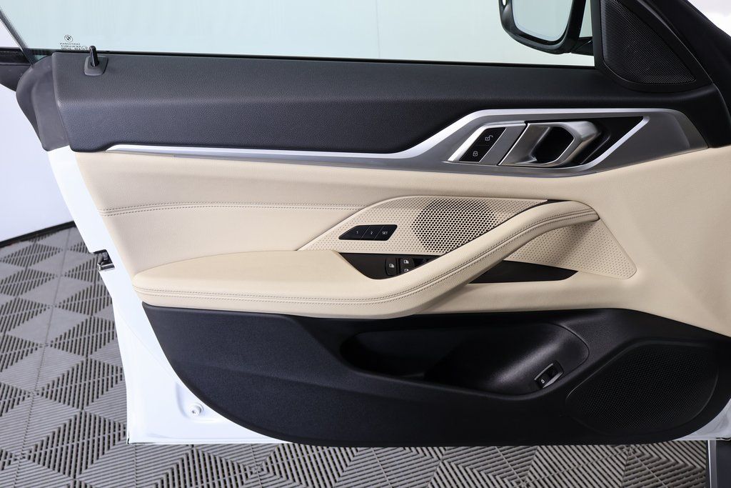 Thumbnail: 2023 BMW i4 - 12