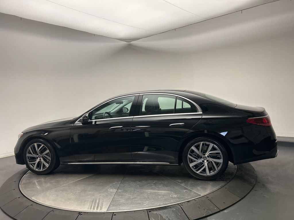 Thumbnail: 2025 Mercedes-Benz E-Class - 4