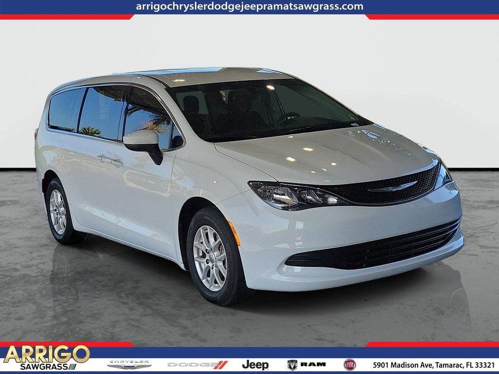 2017 Chrysler Pacifica Touring FWD