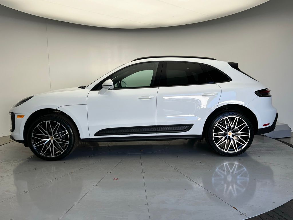 Thumbnail: 2026 Porsche Macan - 2