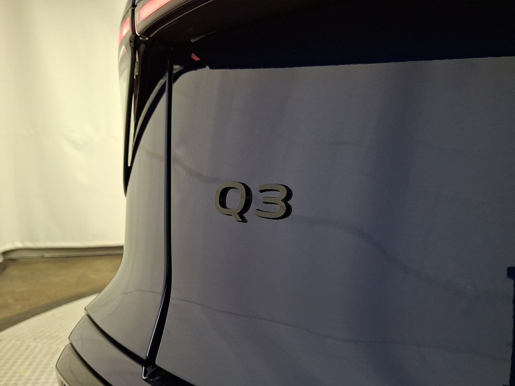 Thumbnail: 2026 Audi Q3 - 18