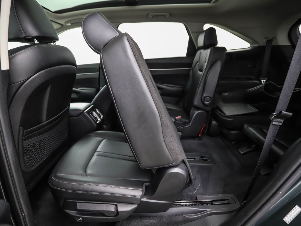 Thumbnail: 2022 Kia Sorento - 24