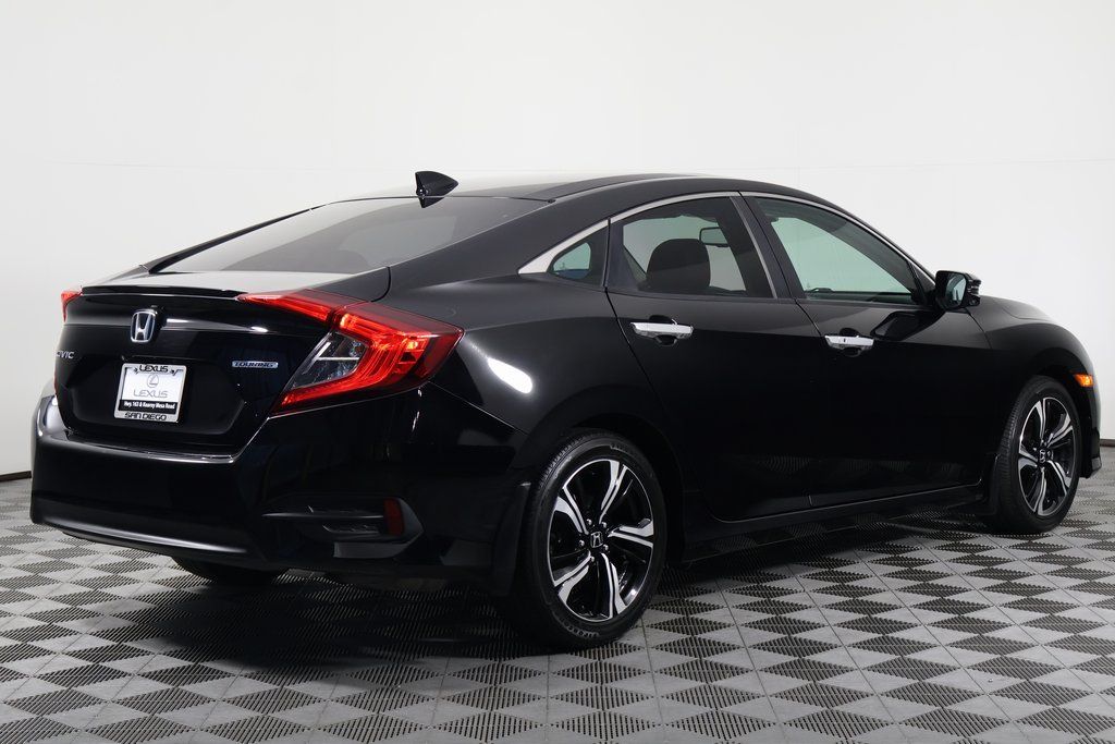 Thumbnail: 2017 Honda Civic - 4