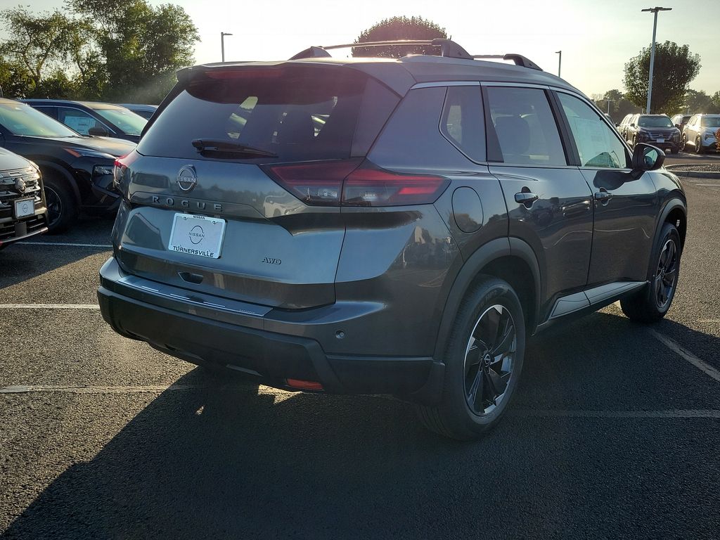 2025 Nissan Rogue SV 4