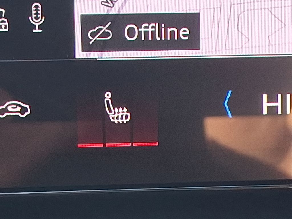 Thumbnail: 2025 Audi Q6 e-tron - 22