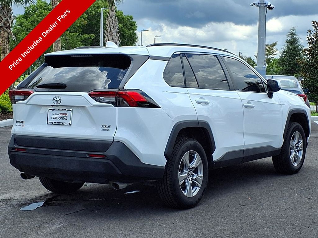 2022 Toyota RAV4 XLE - Photo 7
