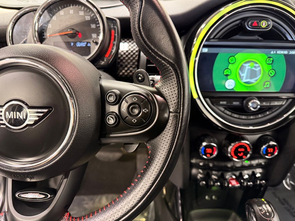 Thumbnail: 2019 MINI Cooper - 10