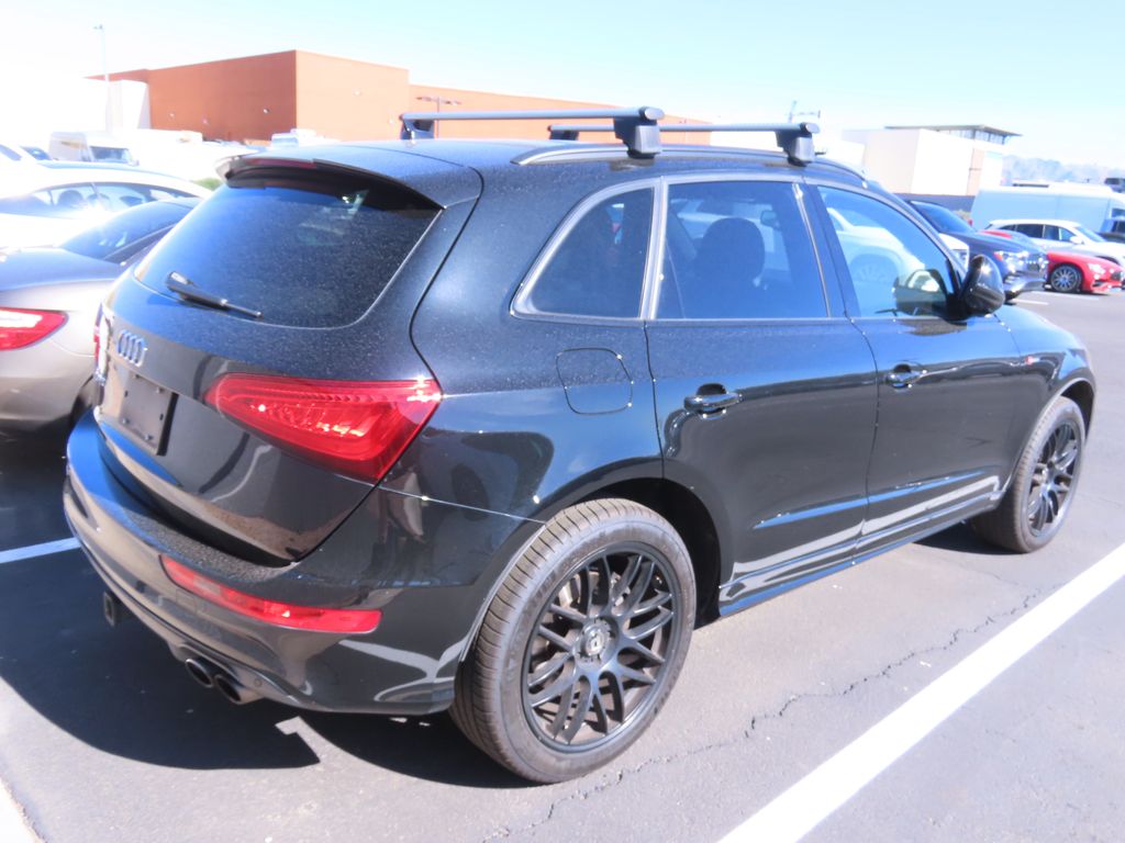 Thumbnail: 2015 Audi SQ5 - 3