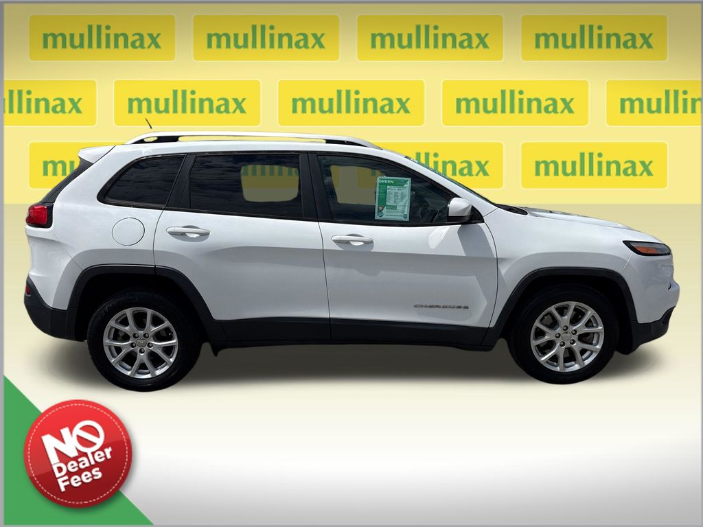 Used 2016 White Jeep Latitude image 2