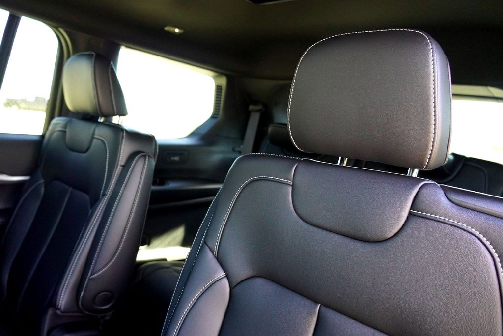 New Car 2025 Jeep Grand Cherokee L  Limited For Sale Under $50,000 In Taylor, Texas