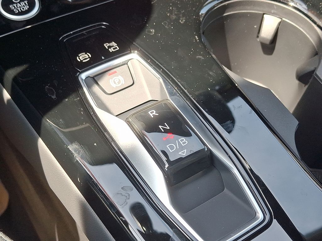 2025 Audi e-tron Premium 12