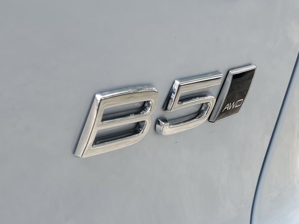 used 2024 Volvo XC40 car, priced at $33,470