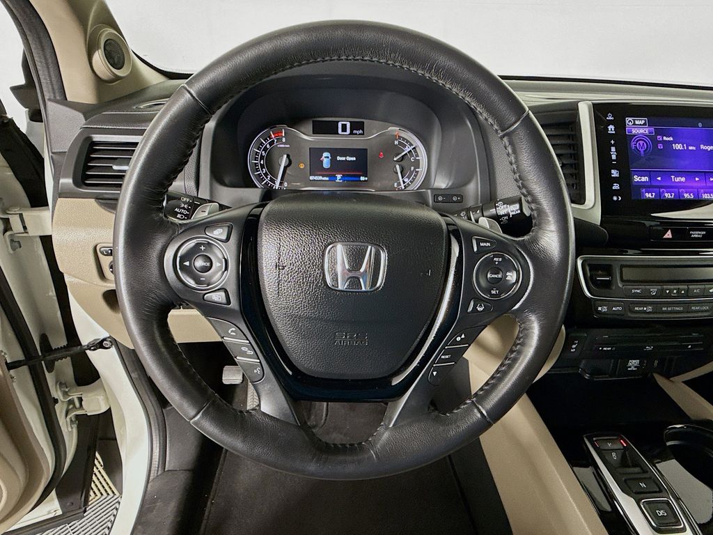 Thumbnail: 2017 Honda Pilot - 11