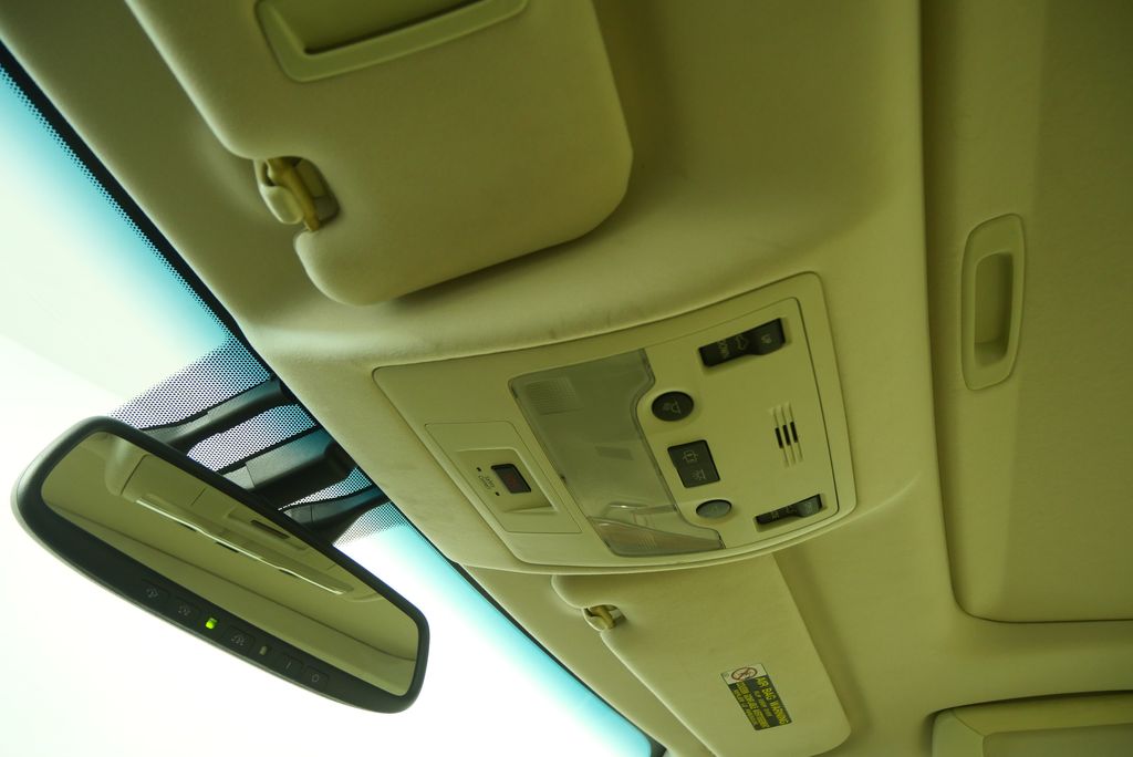 Thumbnail: 2013 Lexus ES - 18