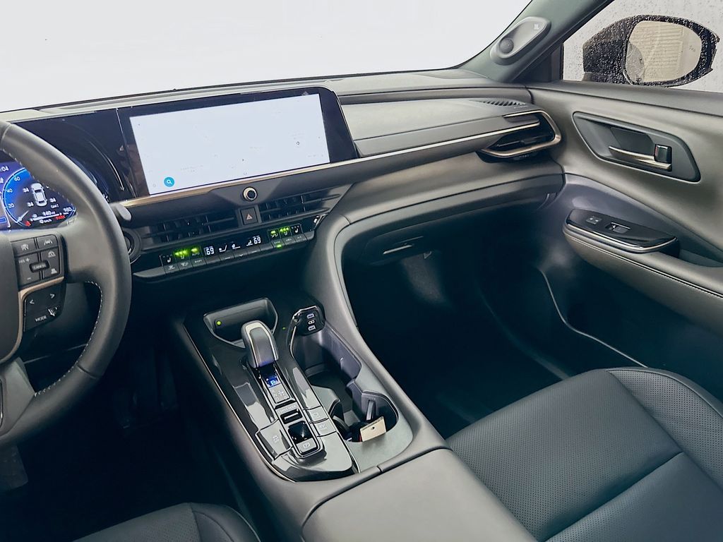 2025 Toyota Crown  24