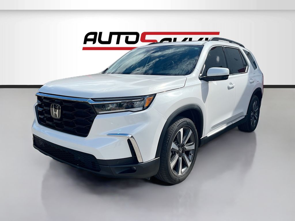 Used 2024 White Honda Touring image 3