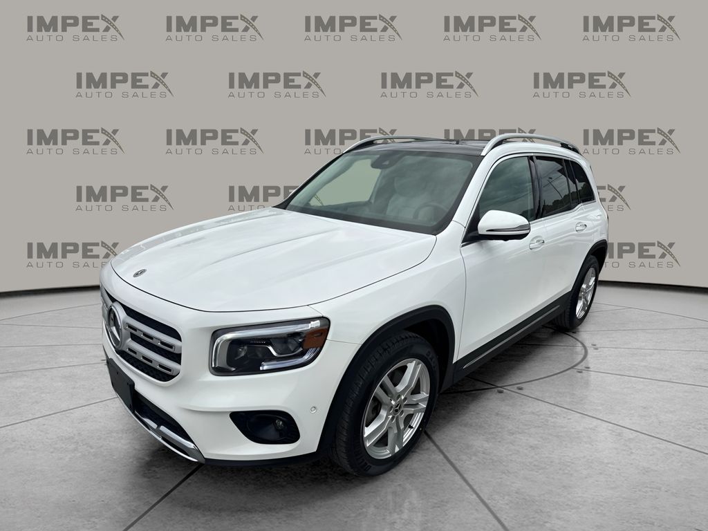 2022 Mercedes-Benz GLB GLB 250 4MATIC's photo