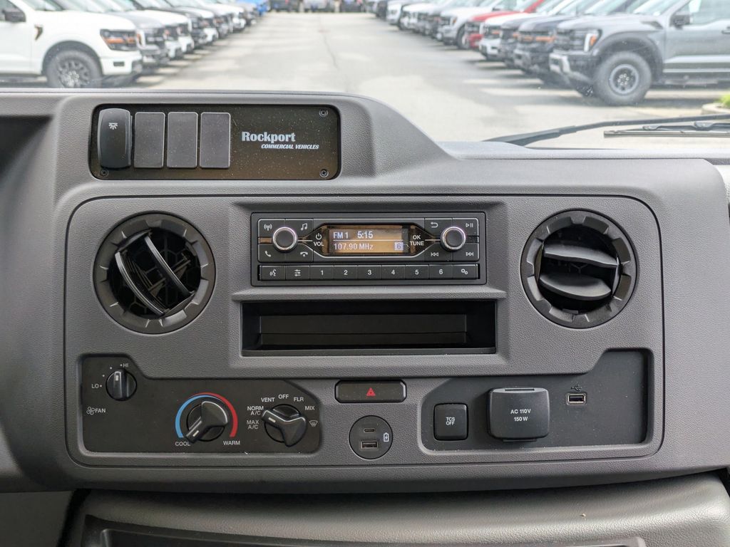 2025 Ford E-350 Cutaway 