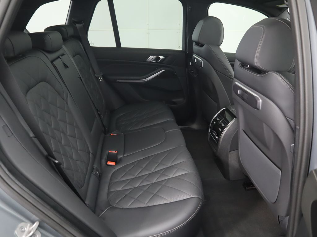 Thumbnail: 2025 BMW X5 - 23