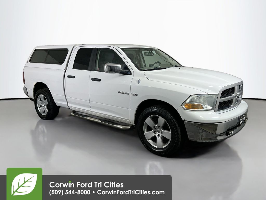 Bright White Clearcoat 2010 Dodge RAM 1500 SLT Quad Cab 4WD Pickup Truck Four-Wheel Drive 5-Speed Automatic