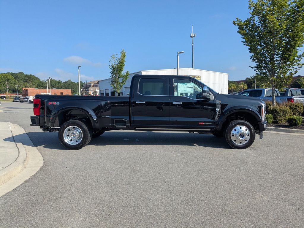 2025 Ford F-450 Super Duty Platinum