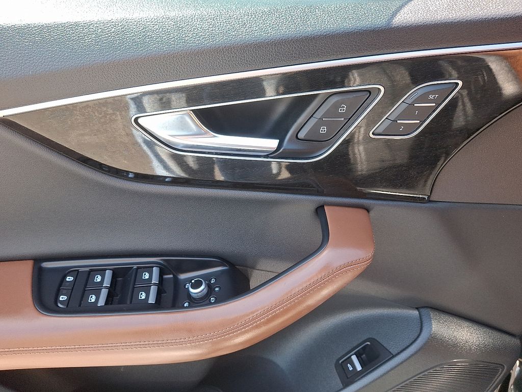 2022 Audi Q7 Premium Plus 12