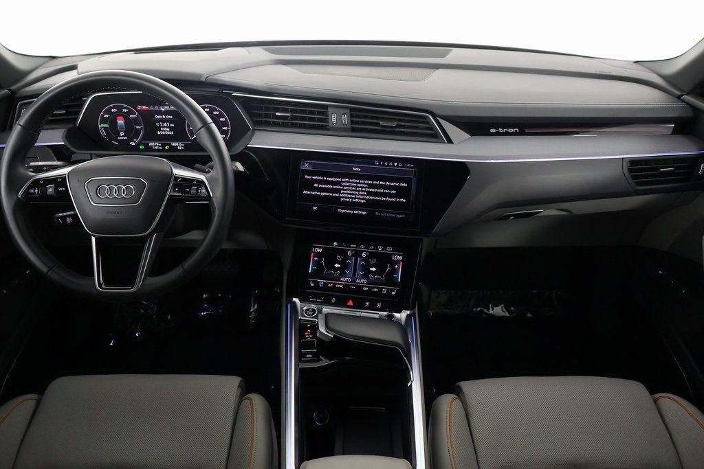 Thumbnail: 2024 Audi Q8 e-tron - 8