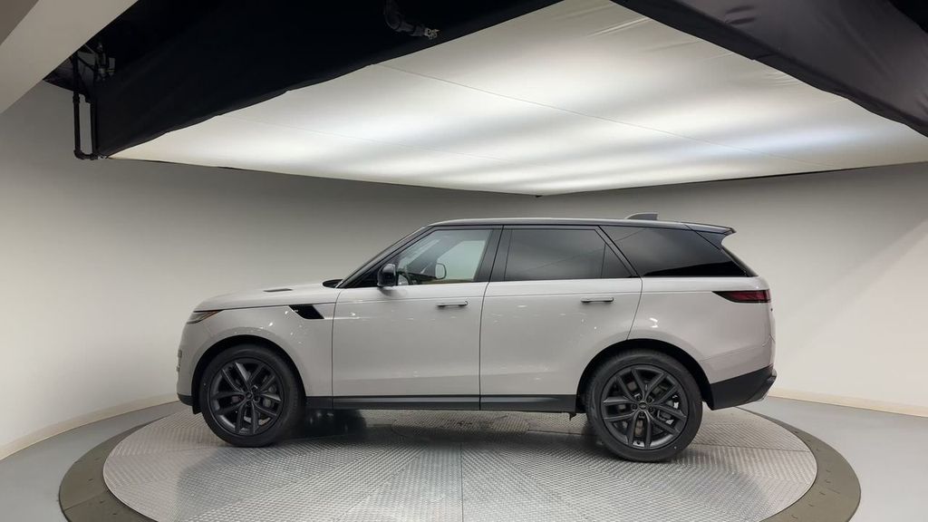 Thumbnail: 2024 Land Rover Range Rover Sport - 5