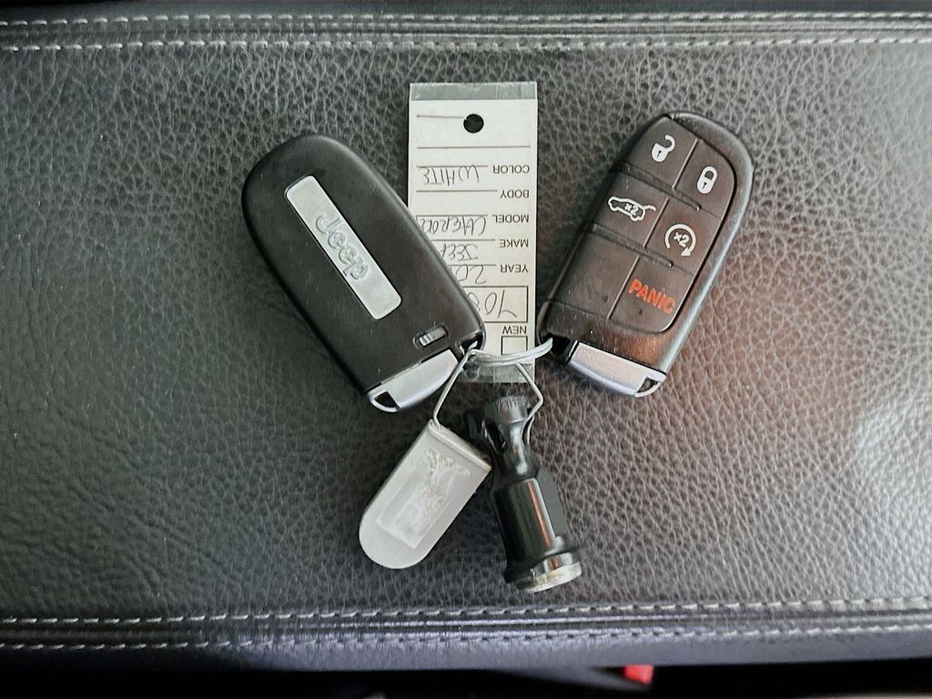 JeepGrand Cherokee35