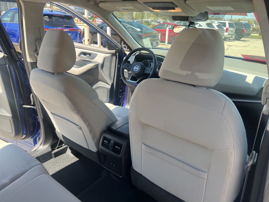 2021 Nissan Rogue SV photo