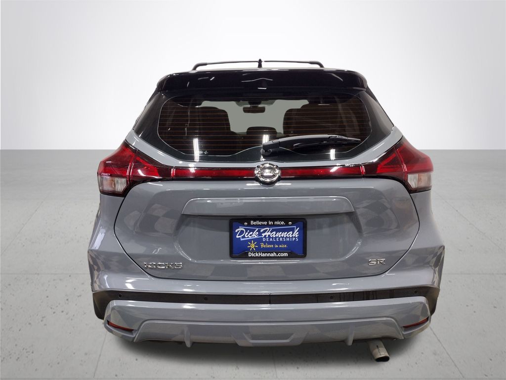 2021 Nissan Kicks SR