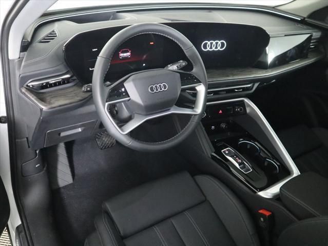 Thumbnail: 2025 Audi Q5 - 10