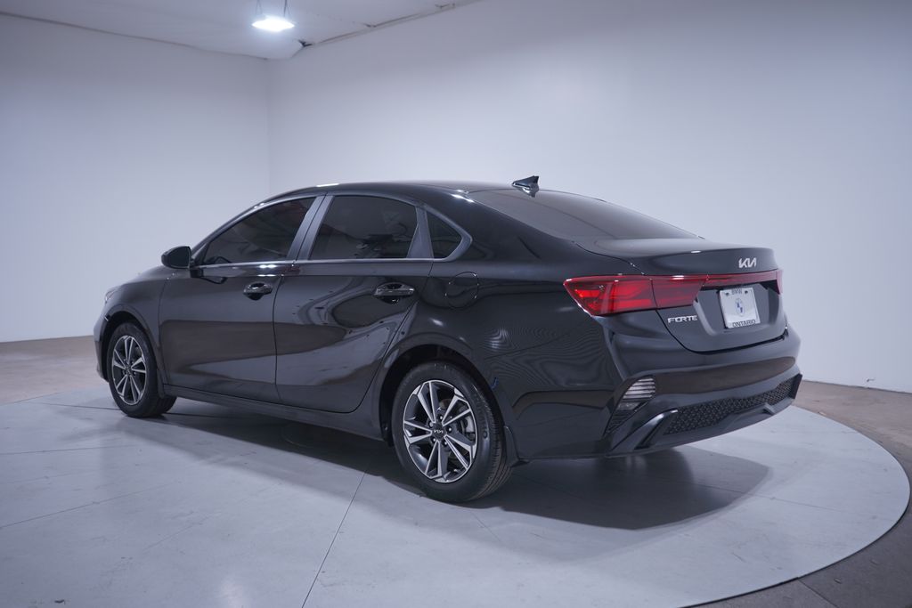 Thumbnail: 2024 Kia Forte - 3