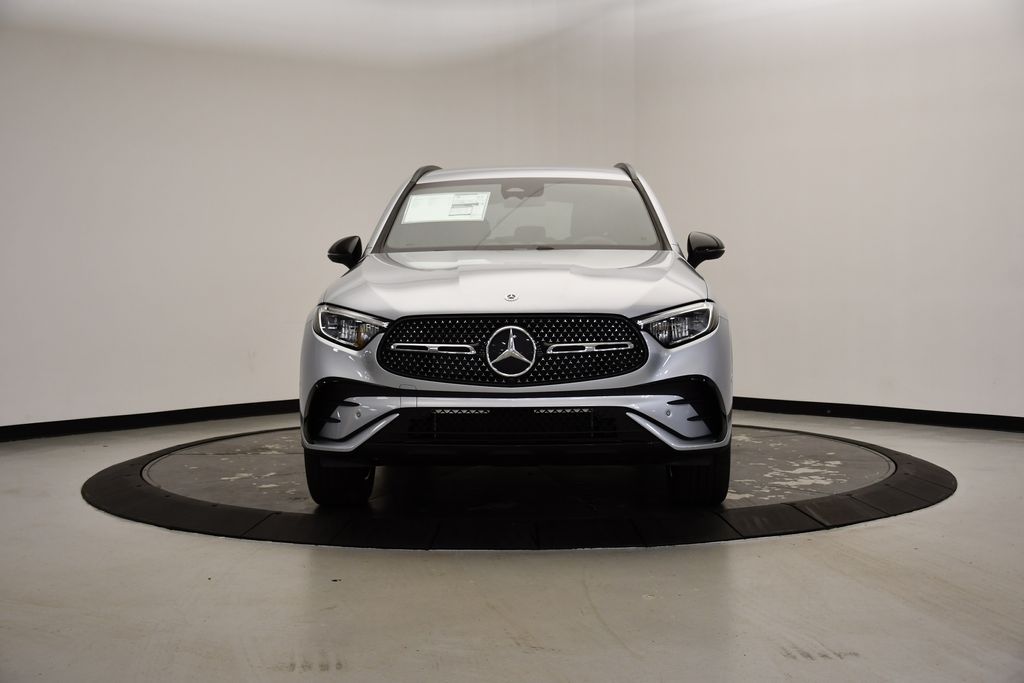 2025 Mercedes-Benz GLC 300 8