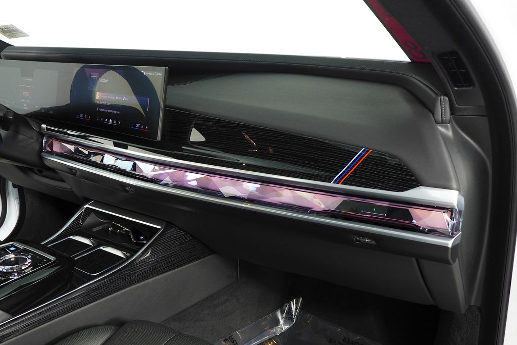 Thumbnail: 2025 BMW i7 - 14