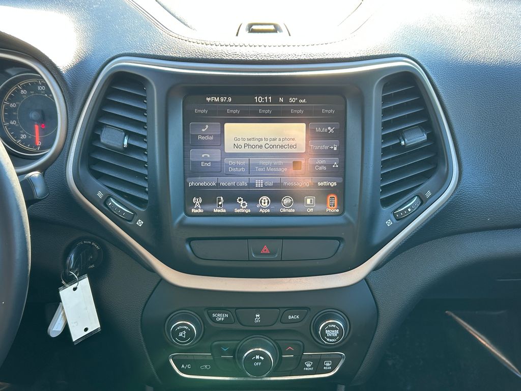 Thumbnail: 2016 Jeep Cherokee - 23