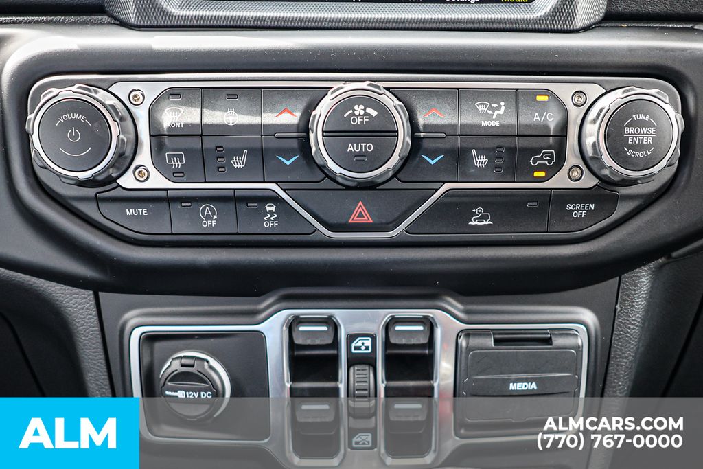 Used 2023 Silver Jeep Sahara image 39