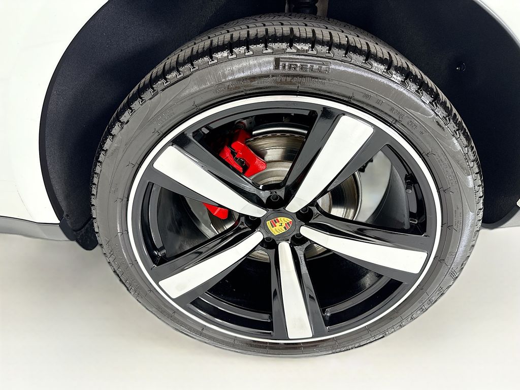 Thumbnail: 2026 Porsche Macan - 30